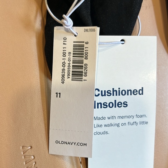 NWT Old Navy sandals with black soft cloth knot - Picture 2 of 3